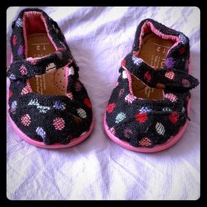 Size 2T Toms shoes